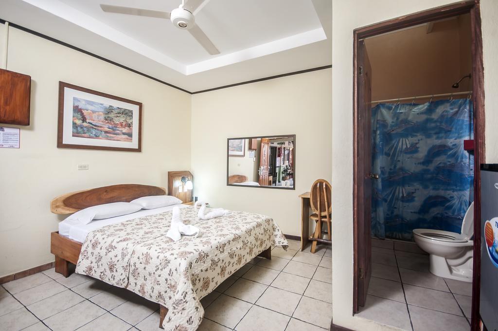 Cadillac Rock Beach Hotel Jaco Bilik gambar