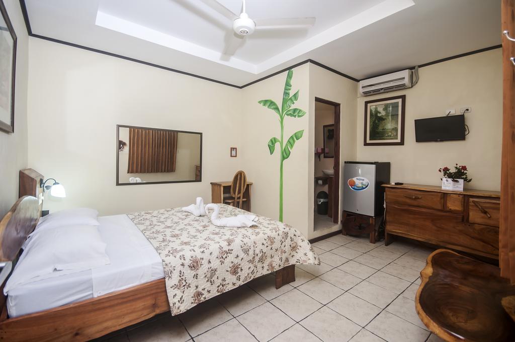 Cadillac Rock Beach Hotel Jaco Bilik gambar