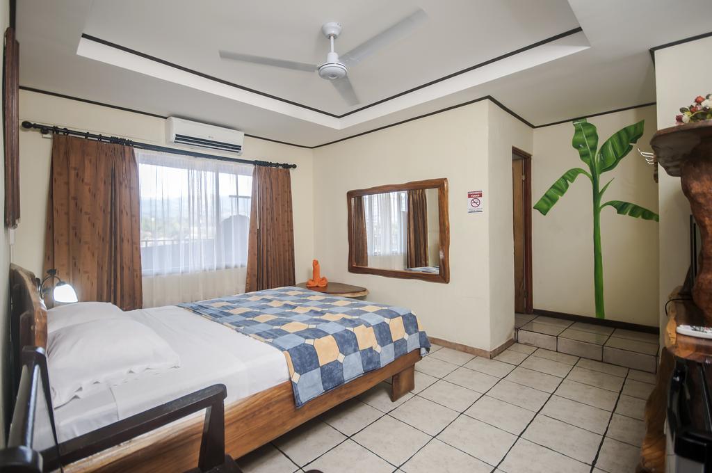 Cadillac Rock Beach Hotel Jaco Bilik gambar