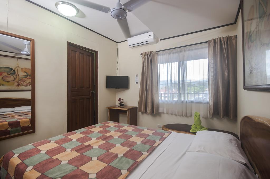 Cadillac Rock Beach Hotel Jaco Bilik gambar