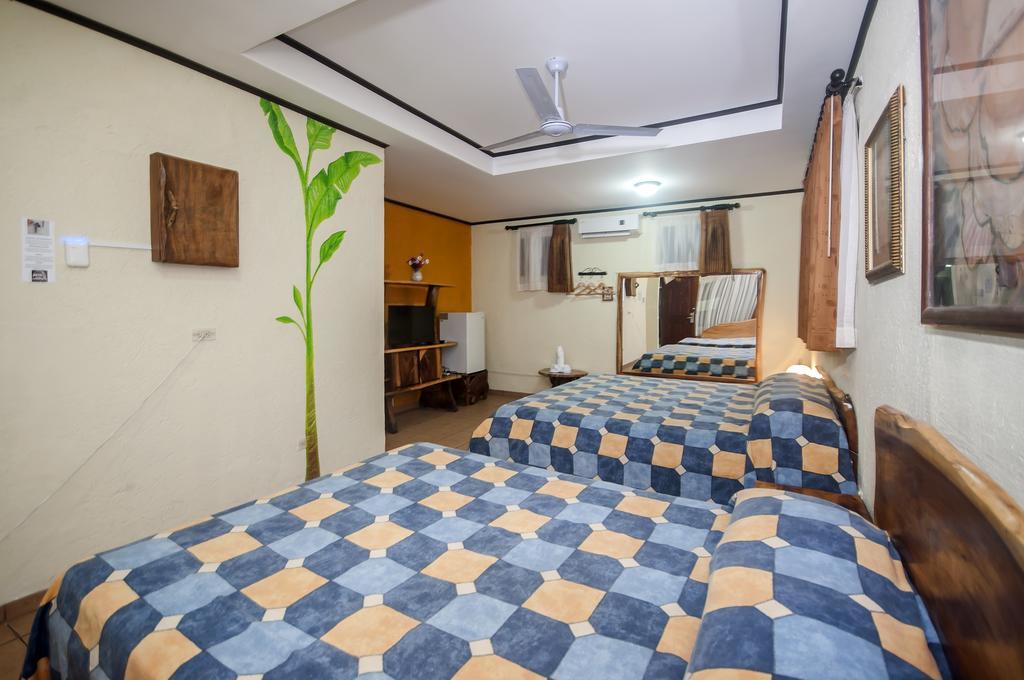 Cadillac Rock Beach Hotel Jaco Bilik gambar