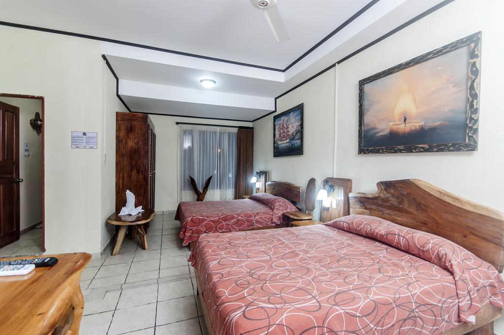Cadillac Rock Beach Hotel Jaco Bilik gambar