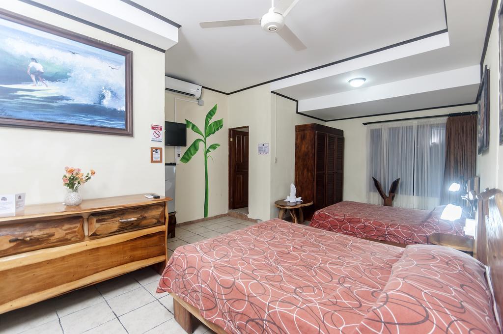 Cadillac Rock Beach Hotel Jaco Bilik gambar