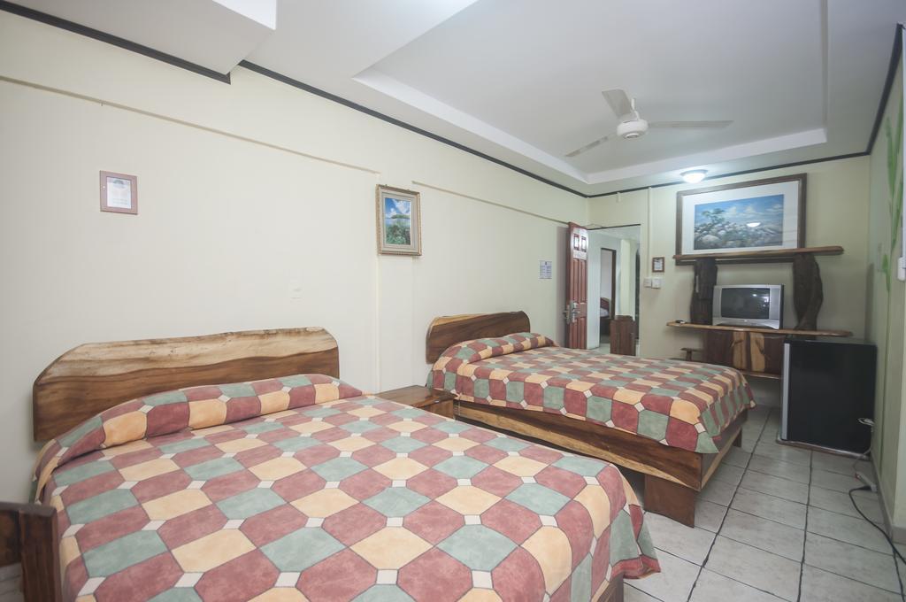 Cadillac Rock Beach Hotel Jaco Bilik gambar