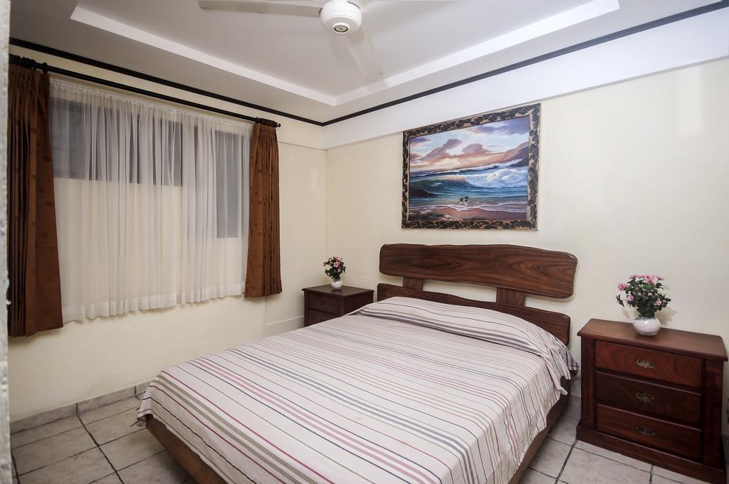 Cadillac Rock Beach Hotel Jaco Bilik gambar